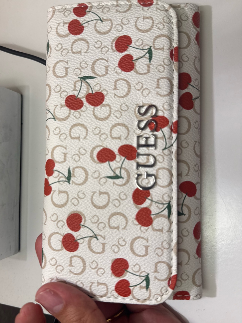 Guess White Cherry-Print Clutch Wallet 🍒